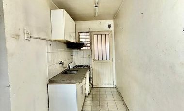 Duplex 2 Ambientes con Patio, a Remodelar