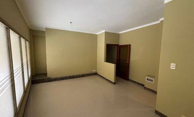 LOCAL EN VENTA FRENTE AL MAR SOBRE AV.2, NECOCHEA