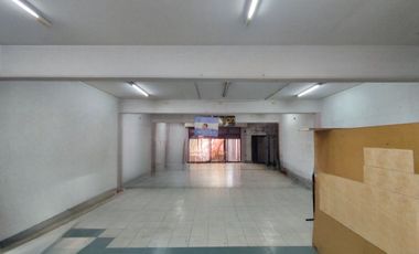 VENTA LOCAL LUJAN A METROS DE LA BASILICA