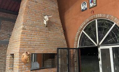 EN VENTA SALON DE EVENTOS CON ALBERCA EN AGUASCALIENTES