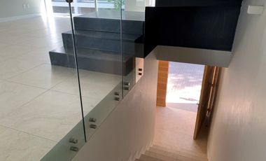 CONTADERO CASA EN CONDOMINIO EN RENTA  CON TERRAZA Y JARDÍN