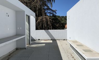 CONTADERO CASA EN CONDOMINIO EN RENTA  CON TERRAZA Y JARDÍN