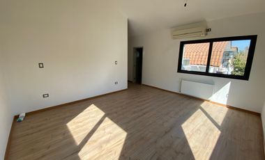 VENTA CASA 4HAB 5BA VITACURA