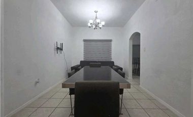 Casa de 4 recamaras y Celdas Solares. Sector Consulado