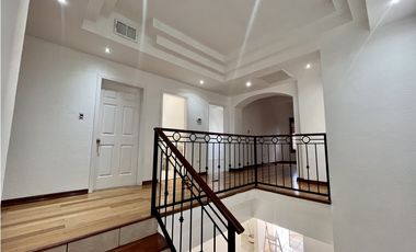 Casa de 4 recamaras y Celdas Solares. Sector Consulado