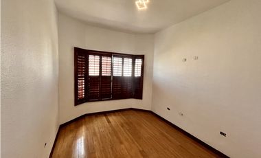 Casa de 4 recamaras y Celdas Solares. Sector Consulado