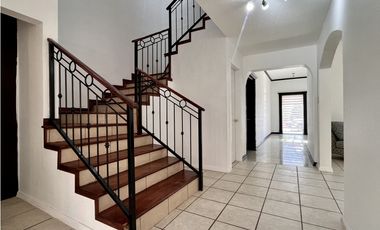 Casa de 4 recamaras y Celdas Solares. Sector Consulado