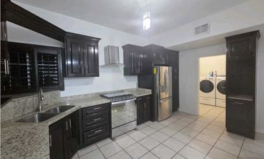 Casa de 4 recamaras y Celdas Solares. Sector Consulado