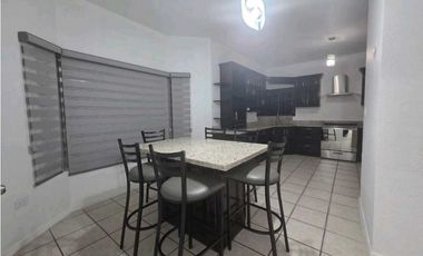 Casa de 4 recamaras y Celdas Solares. Sector Consulado