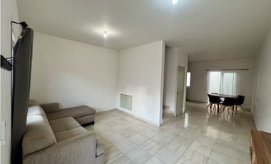 Casa en renta en Cabo San Lucas amueblada en privada con alberca, a 10 minutos de la marina
