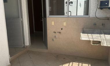 CASA EN RENTA EN EL FRACCIONAMIENTO DEL PILAR