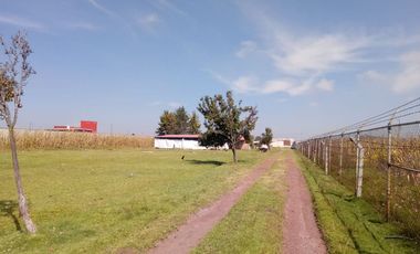 RANCHO DE 10,583 METROS EN CARRETERA IXTLAHUACA-TECAXIC, ESTADO DE MÉXICO, INLCUYE CIERTAS INSTALACIONES Y UNA CABAÑA, EL PREDIO CUENTA CON AGUA