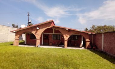 RANCHO DE 10,583 METROS EN CARRETERA IXTLAHUACA-TECAXIC, ESTADO DE MÉXICO, INLCUYE CIERTAS INSTALACIONES Y UNA CABAÑA, EL PREDIO CUENTA CON AGUA