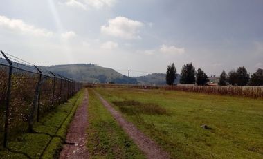 RANCHO DE 10,583 METROS EN CARRETERA IXTLAHUACA-TECAXIC, ESTADO DE MÉXICO, INLCUYE CIERTAS INSTALACIONES Y UNA CABAÑA, EL PREDIO CUENTA CON AGUA