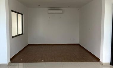 CASA EN RENTA EN COLINAS DE SAN MIGUEL