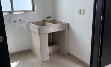 CASA EN RENTA EN COLINAS DE SAN MIGUEL