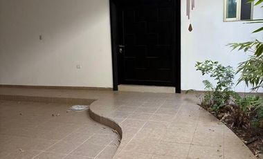 CASA EN RENTA EN COLINAS DE SAN MIGUEL