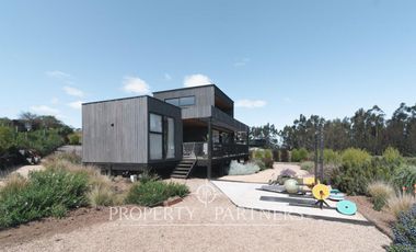 Matanzas, Moderna Casa con Vista en Condominio