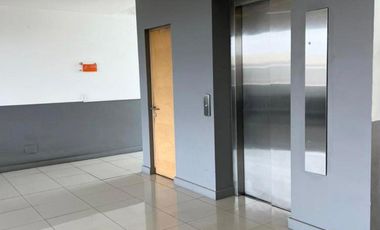 Oficina Dos Ambientes  en Portal Amunategui con Vista Norte