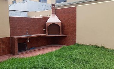 Casa en Venta San Antonio Mitad de Mundo 3D + 3P + BALCON TERRAZA BBQ 284M2