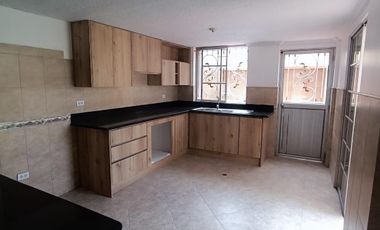 Casa en Venta San Antonio Mitad de Mundo 3D + 3P + BALCON TERRAZA BBQ 284M2