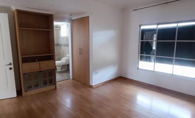 Casa en Venta San Antonio Mitad de Mundo 3D + 3P + BALCON TERRAZA BBQ 284M2