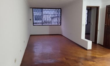 CASA EN VENTA SECTOR MERCADO DE CARAPUNGO 159M2