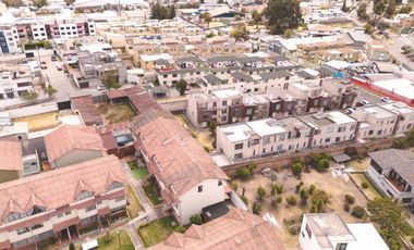 SANTA LUCÍA NORTE DE QUITO CASA EN VENTA 4 HABITACIONES  1 PARQUEADERO