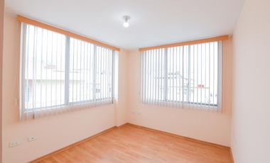 VENTA DE CASA MITAD DE MUNDO