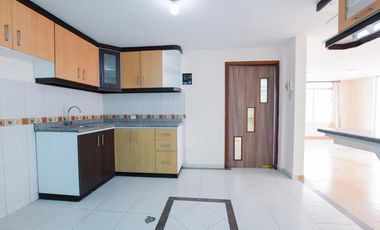 VENTA DE CASA MITAD DE MUNDO