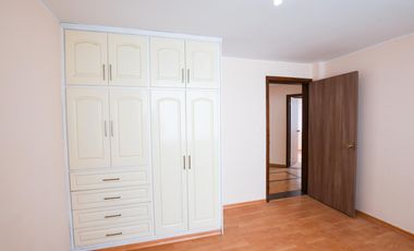 VENTA DE CASA MITAD DE MUNDO