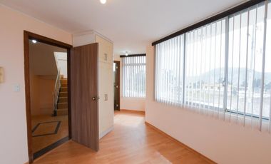 VENTA DE CASA MITAD DE MUNDO