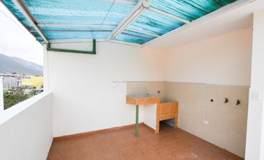 VENTA DE CASA MITAD DE MUNDO