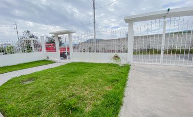 VENTA DE CASA MITAD DE MUNDO