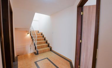 VENTA DE CASA MITAD DE MUNDO