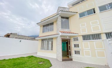 VENTA DE CASA MITAD DE MUNDO