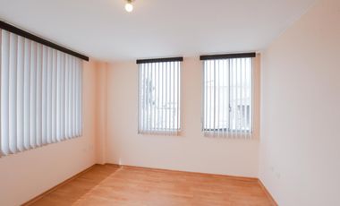 VENTA DE CASA MITAD DE MUNDO