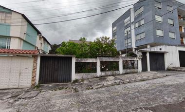 Casa en Venta Quito centro norte 235m2 5 habitaciones 2 parqueaderos