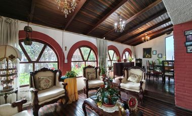 Casa en Venta Quito centro norte 235m2 5 habitaciones 2 parqueaderos