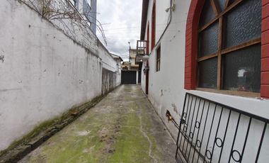 Casa en Venta Quito centro norte 235m2 5 habitaciones 2 parqueaderos