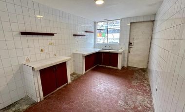 LA FLORESTA CASA EN VENTA PARA REMODELAR
