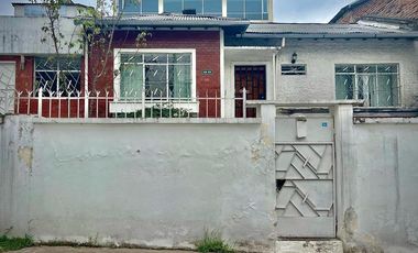 LA FLORESTA CASA EN VENTA PARA REMODELAR