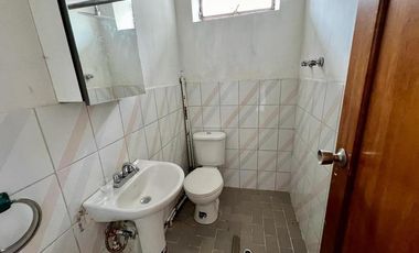 LA FLORESTA CASA EN VENTA PARA REMODELAR