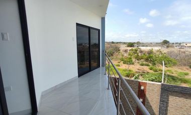 CASA DE LUJO EN ZONA NORTE DE MANTA