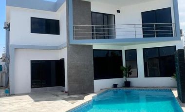 CASA DE LUJO EN ZONA NORTE DE MANTA