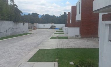 CASA POR ESTRENAR NO ADOSADA EN CONJUNTO TUMBACO