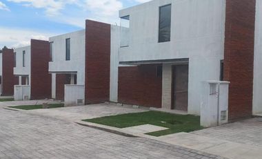 CASA POR ESTRENAR NO ADOSADA EN CONJUNTO TUMBACO