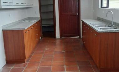 VENTA DE CASA EN PINAR BAJO