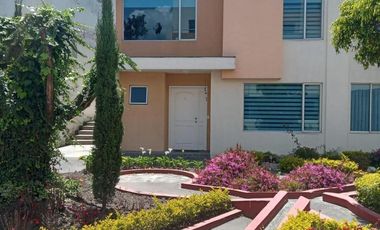 CASA EN VENTA KENNEDY SANTA LUCIA ALTA 210 m2