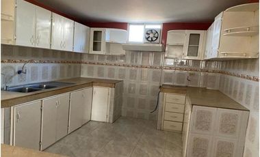 CASA RENTERA EN LA PRADERA